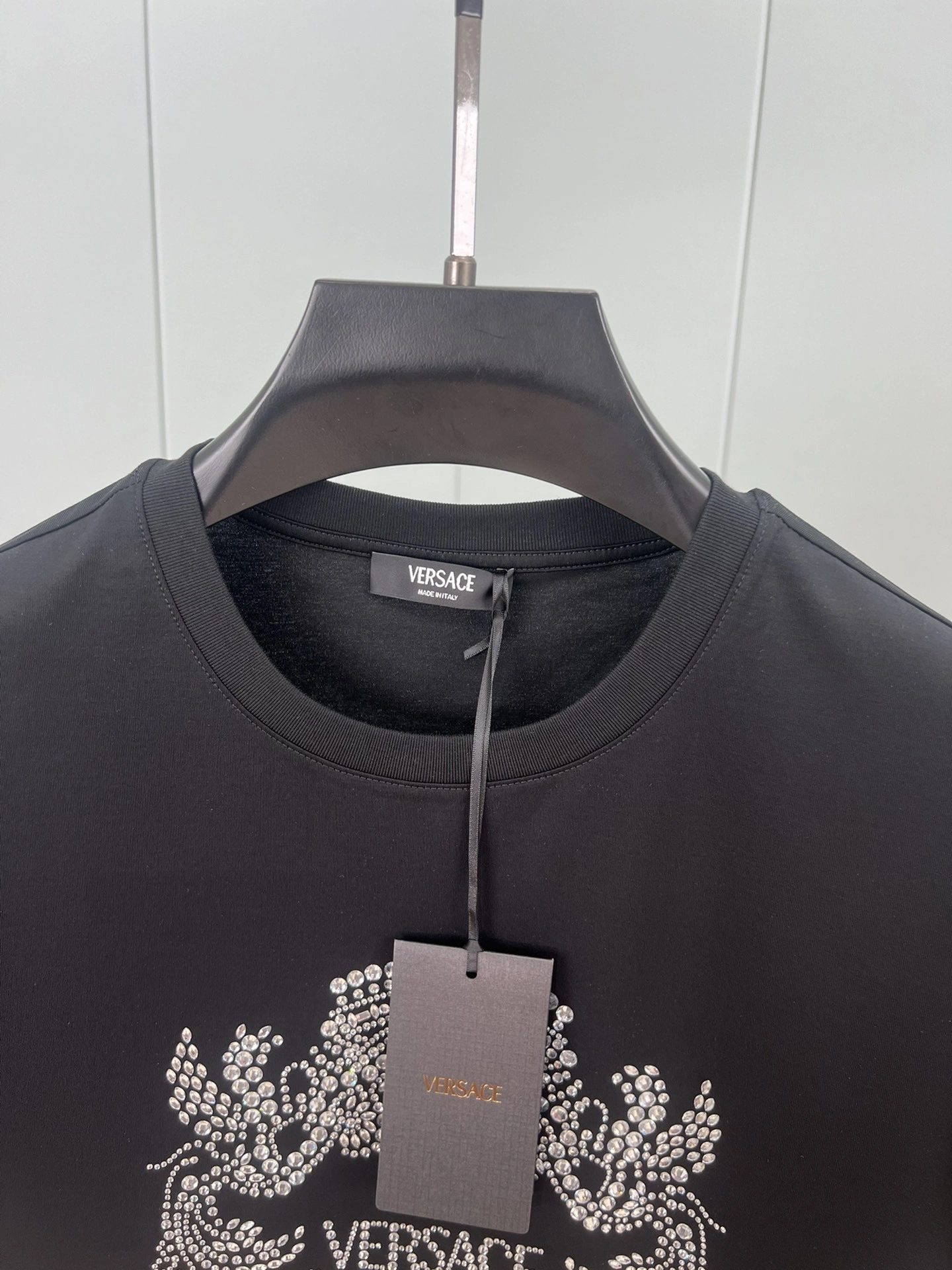 wg.luxury- V5rs135 Crest logo 3Colour item:E-F409A0407-3